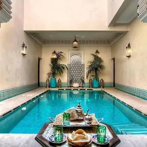 رياض كنيزة رياد
